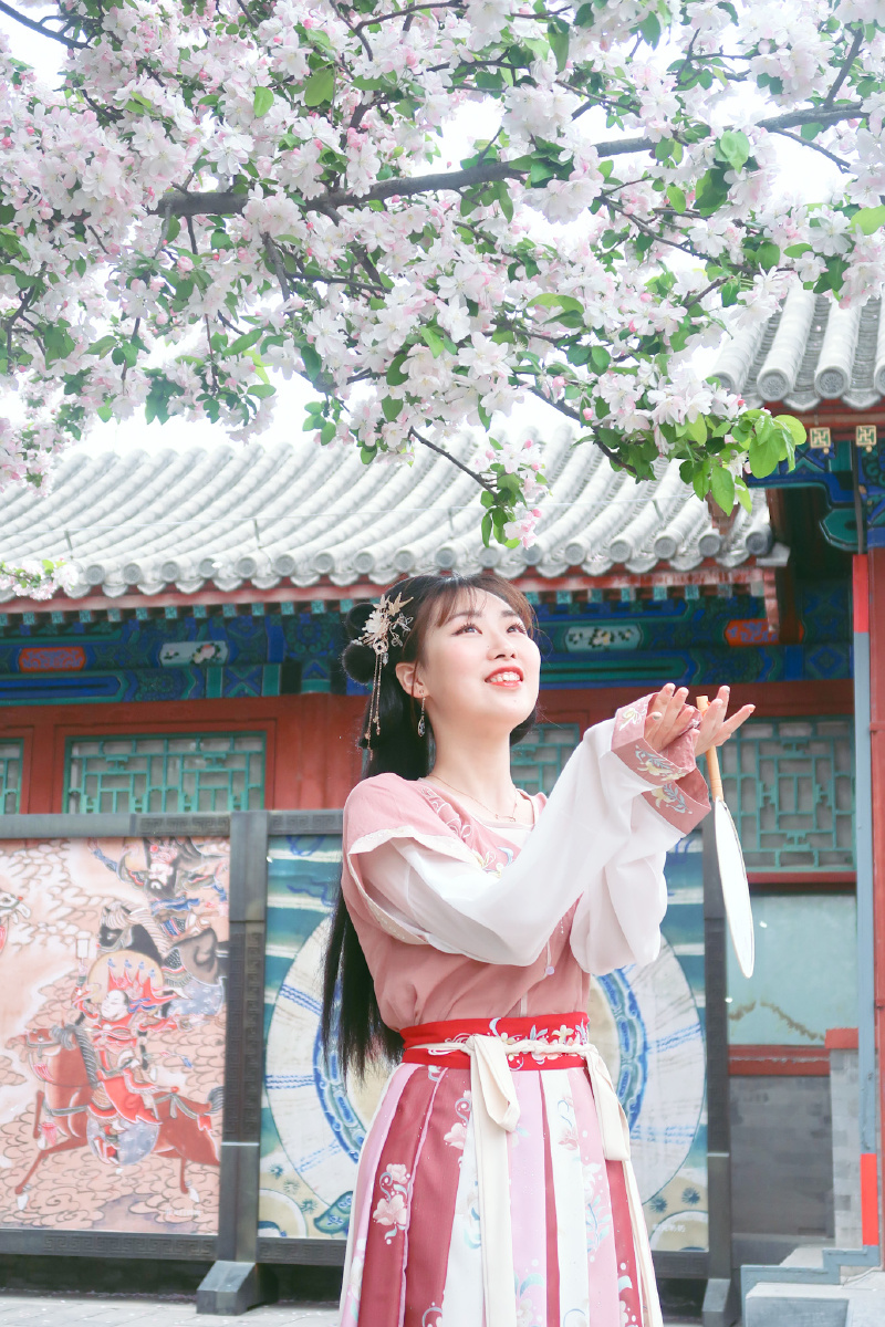 恭王府海棠花汉服北京