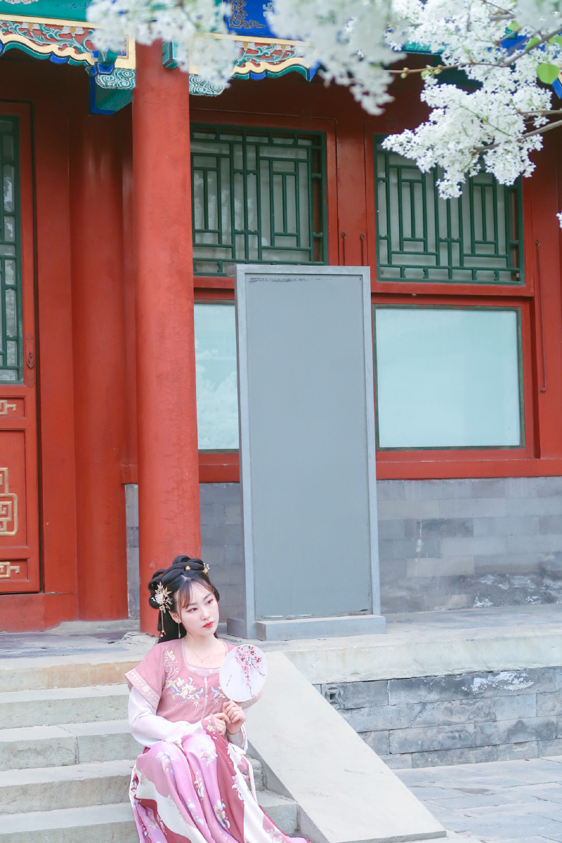 恭王府海棠花汉服北京