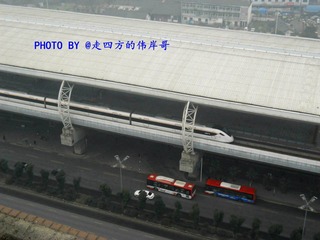 CRH6A-4002通过犀浦站2