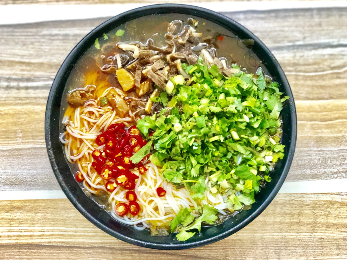 一份毛肚米线,一人食.