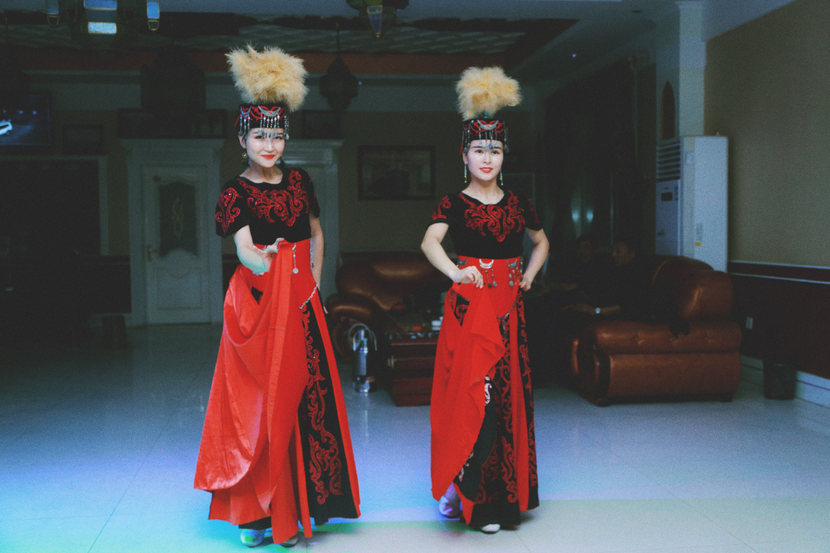 阿克塞哈萨克族的民族舞蹈,美!