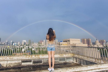 彩虹少女