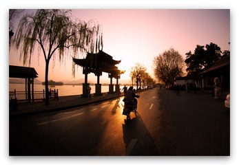 落日中的复旦光华