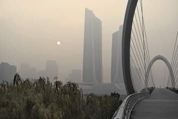 晨雾中的南京城