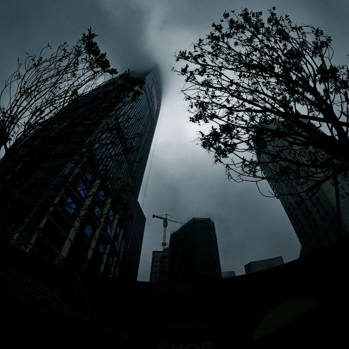 黑云压城城欲摧,甲光向日金鳞开 br /> 深圳京基100