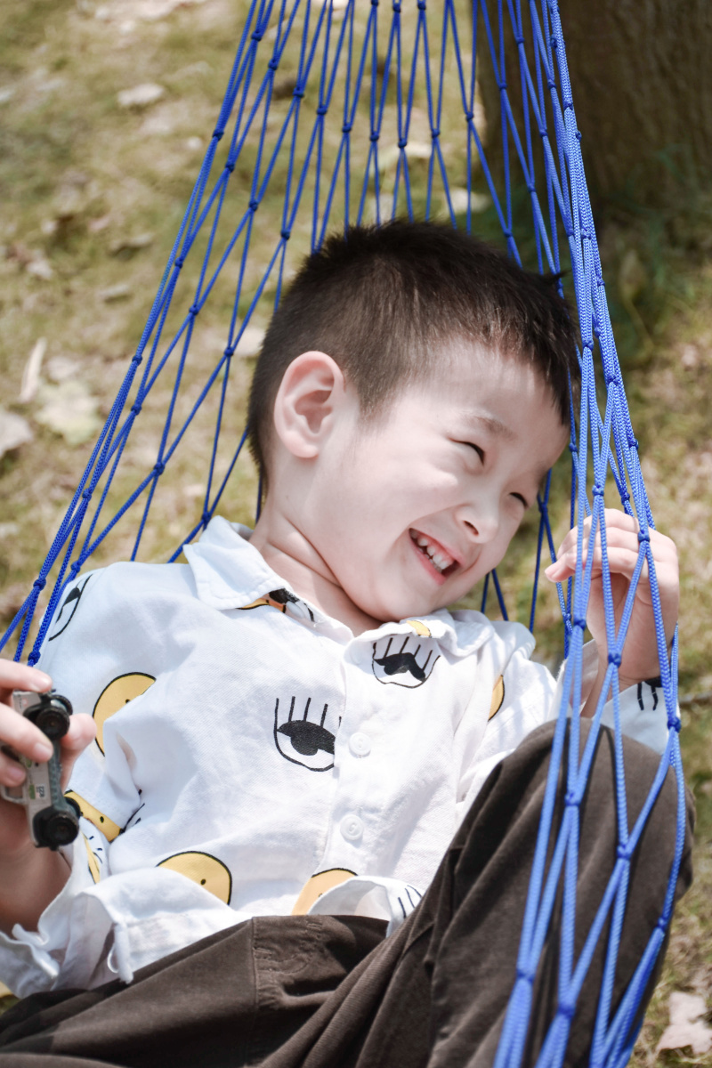 你见过这么爱笑的小男孩吗