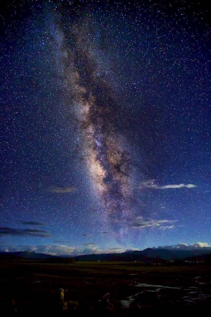 八月：西藏<br />
Galaxy