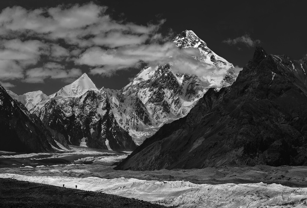 徒步的尽头，世界第二高峰 K2，中文是乔戈里峰。位于中巴交界处，后面就是新疆克勒青河谷。