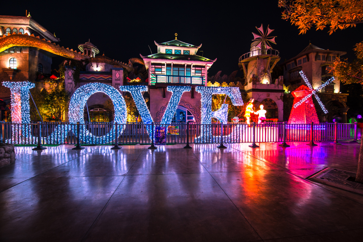 拍摄于济南方特