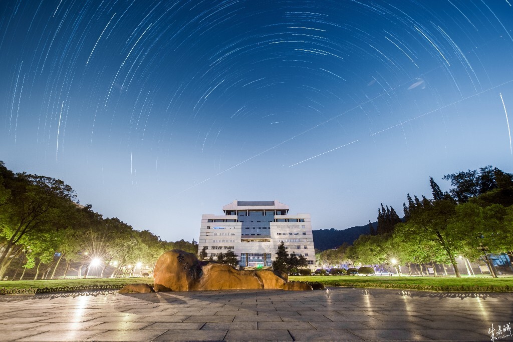 本部图书馆·星轨