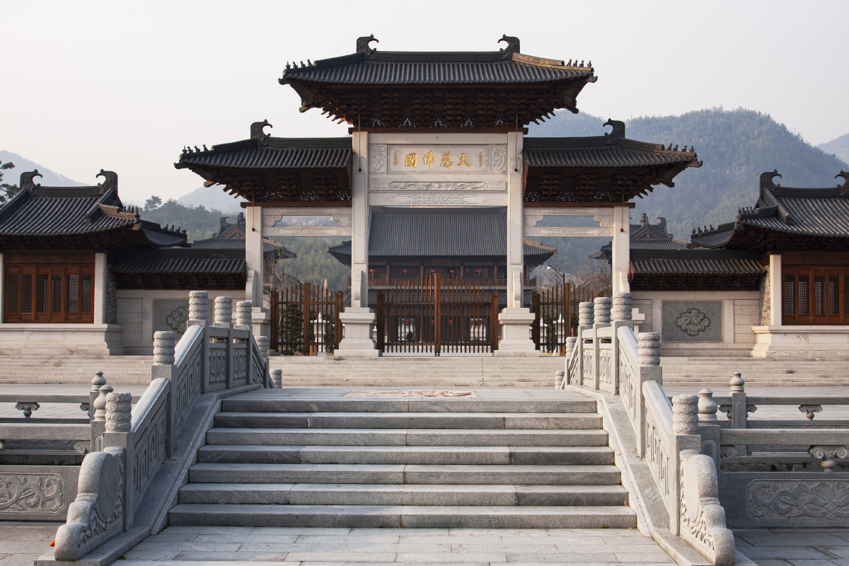 弥勒佛道场雪窦寺