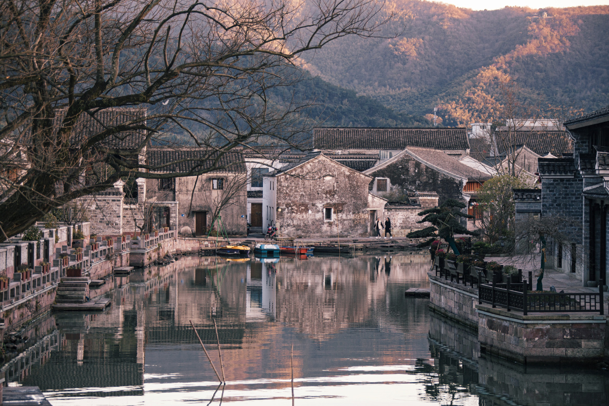 夕阳下的韩岭古村