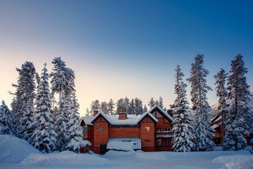 冬天里的木屋