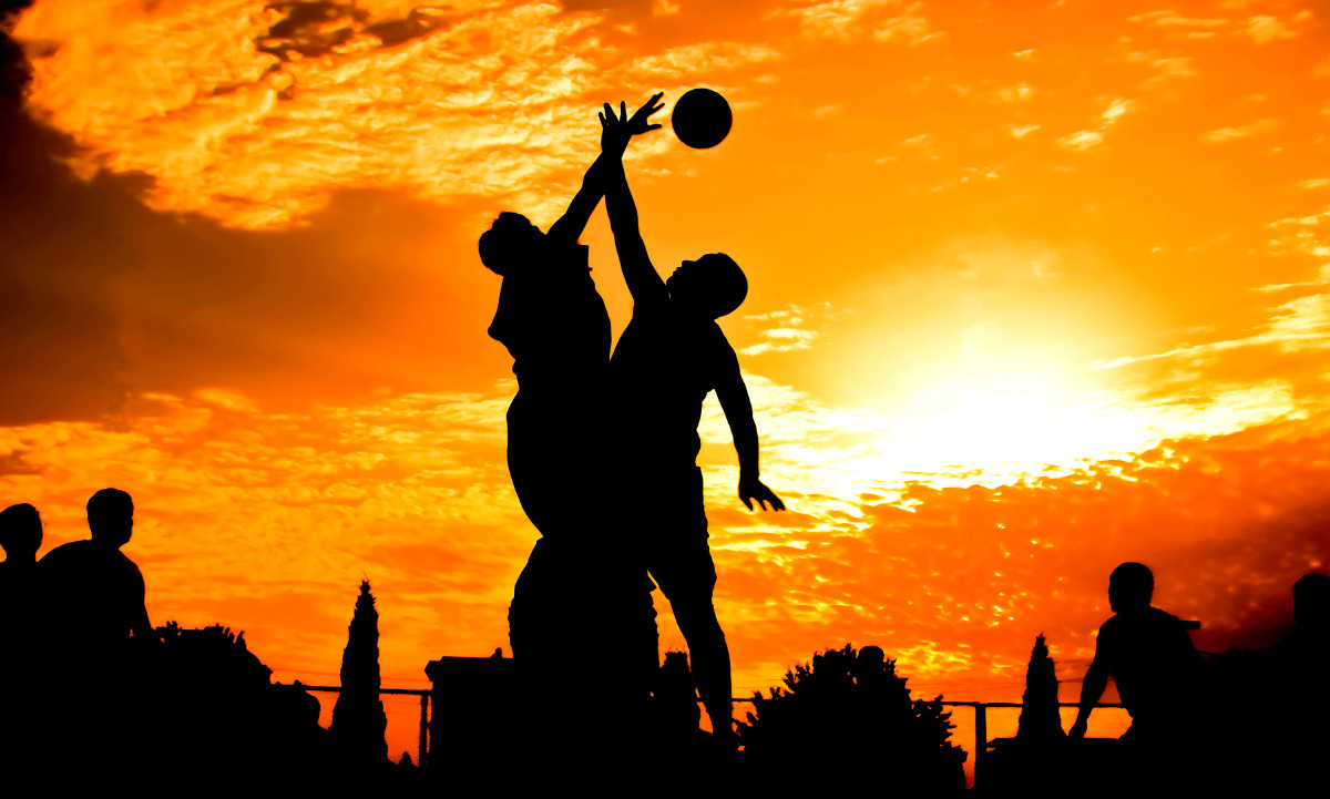 2018年5月23日,安徽省固镇县城关镇宋店村农民运动会中的蓝球比赛场景