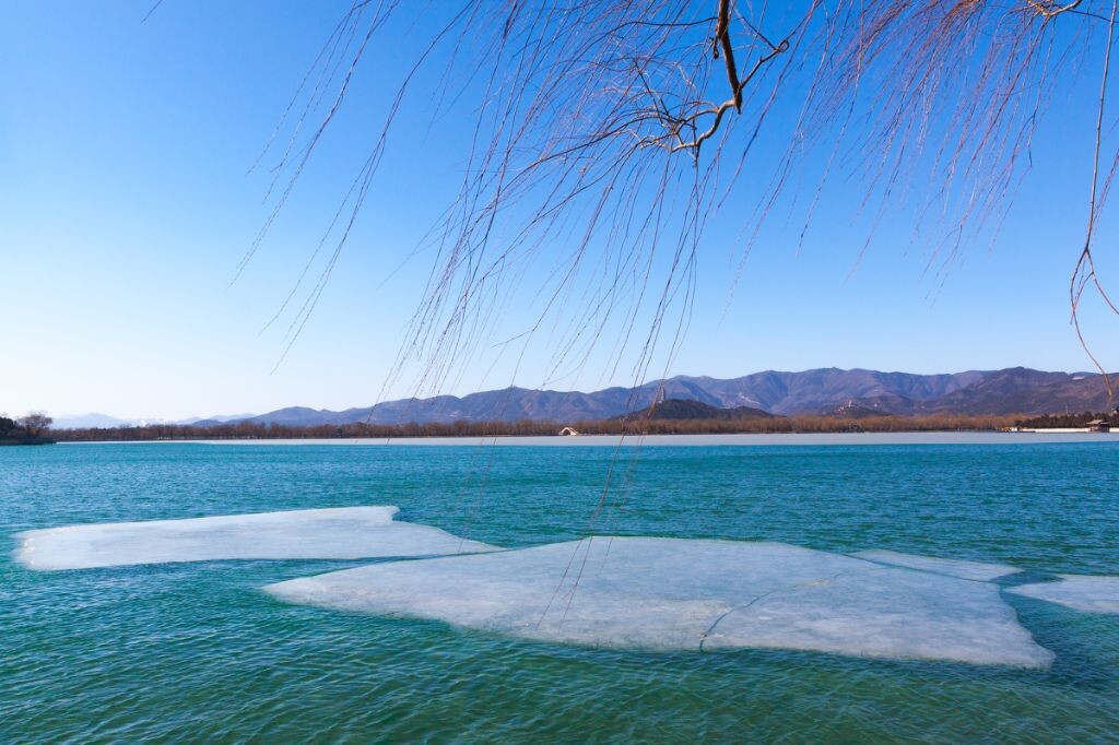 颐和园的浮冰。
