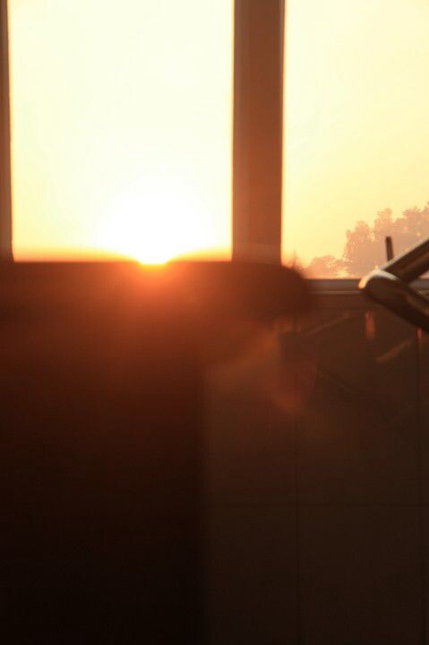 A BEAM OF SUNSET<br />

