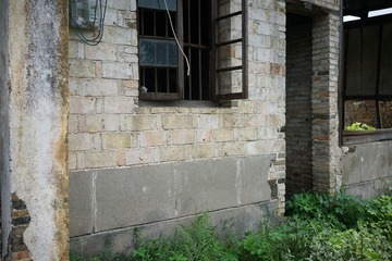 587245