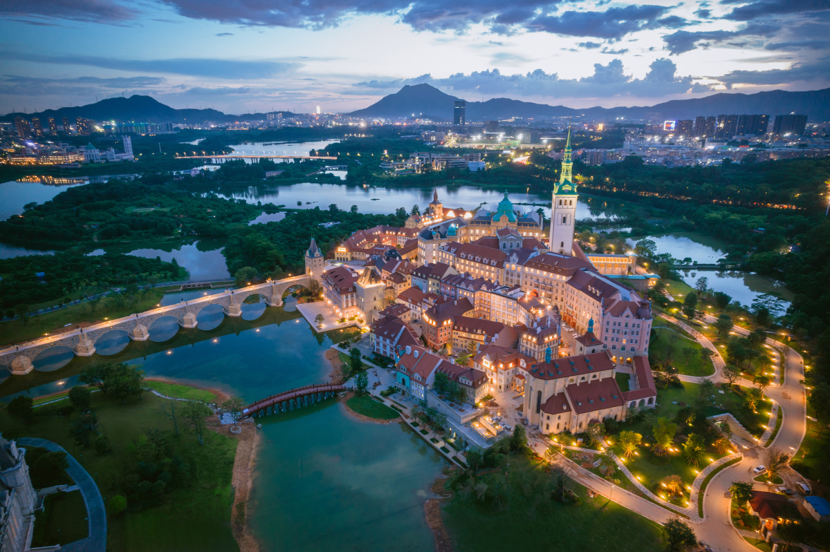 隐藏在松山湖畔的一座城堡华为大学