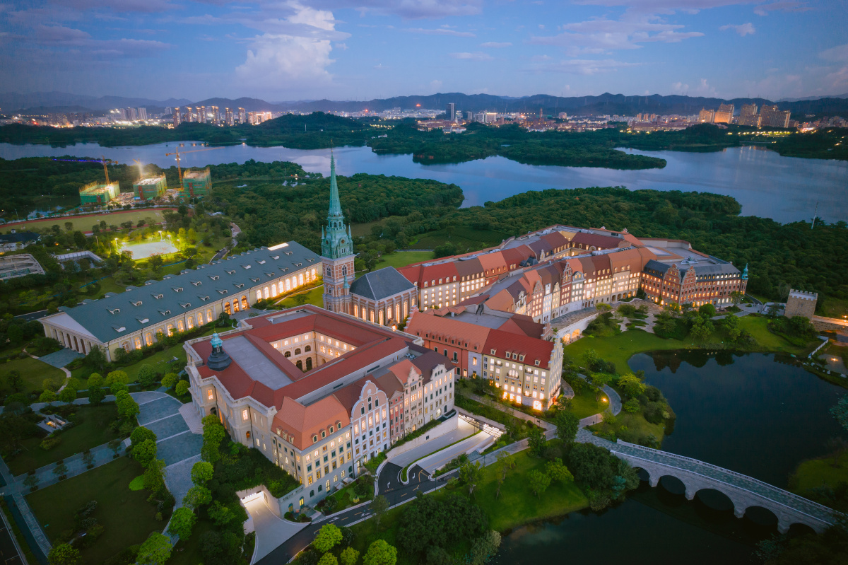 隐藏在松山湖畔的一座城堡华为大学