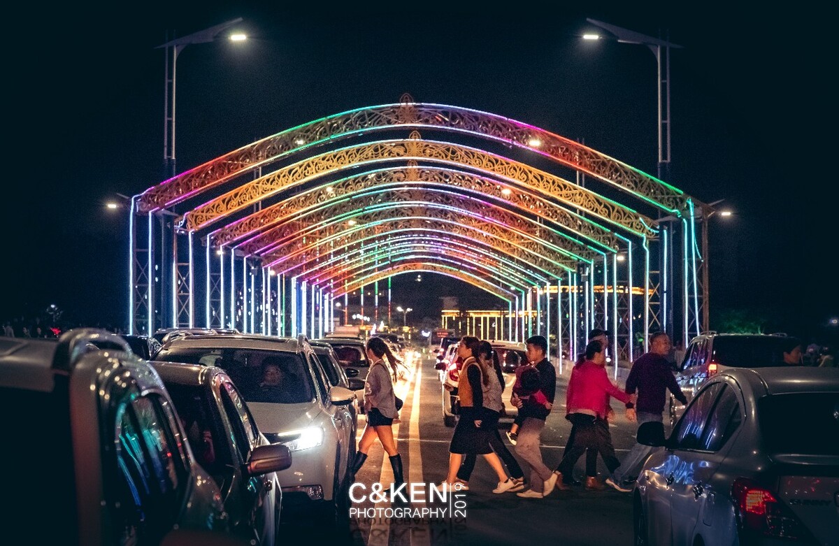 彩虹之路(摄于广东省茂名市永久桥)