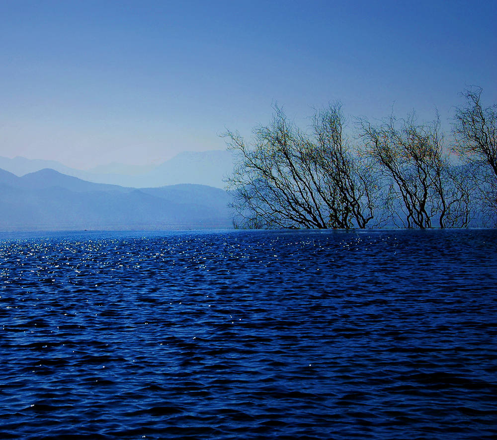 《天蓝蓝水蓝蓝》