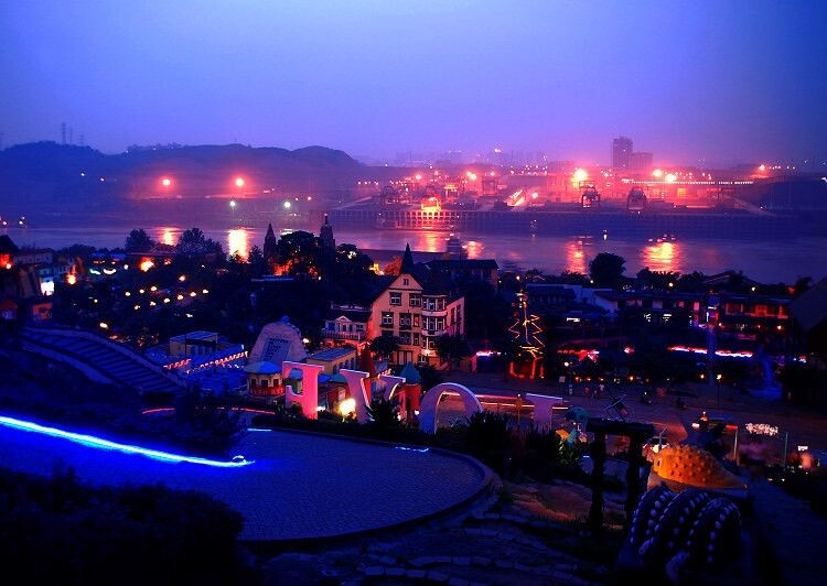 &lt;山城夜色》<br />
&amp;lt;山城夜色》摄于山城重庆