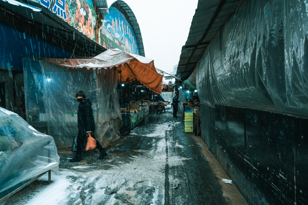 兰州张苏滩菜市场雪天
