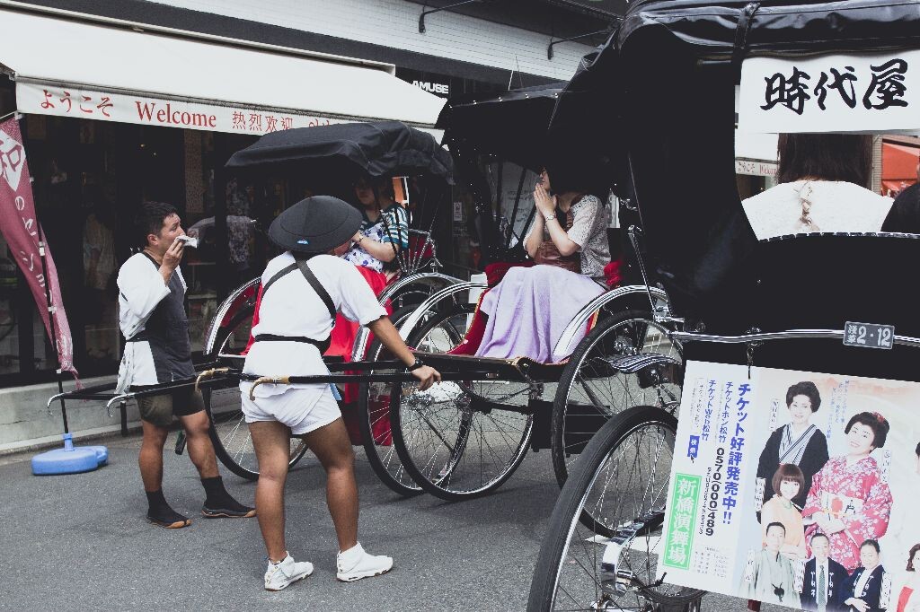 攀谈的车夫