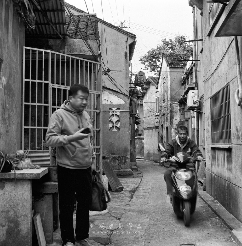 Hasselblad 503CW;CFE Planar T*80/2.8;Fomapan 100