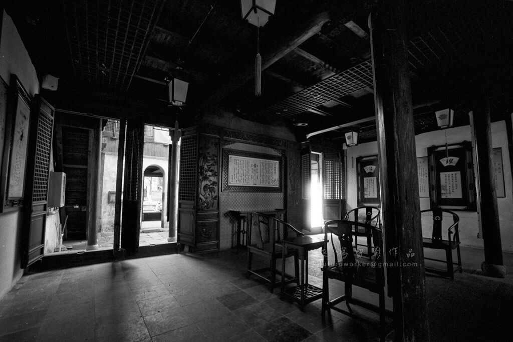 惠山古镇<br />
LEICA M7;Distagon T*2,8/15mm ZM<br />
Kodak Double X 5222电影负片