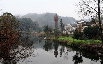 清晨的江湾