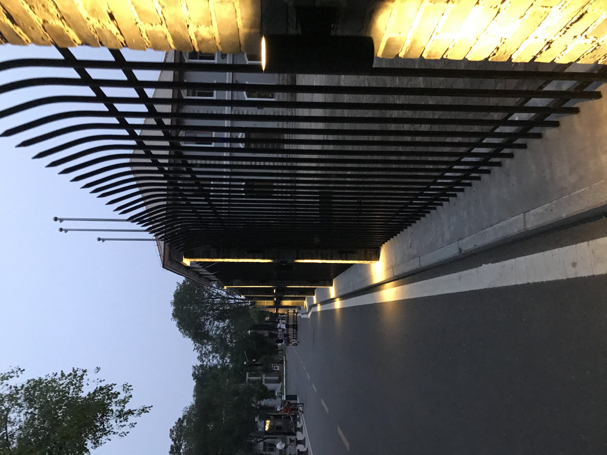 秦皇岛西港花园的夜景