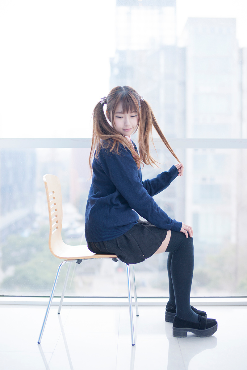 课间的双马尾少女