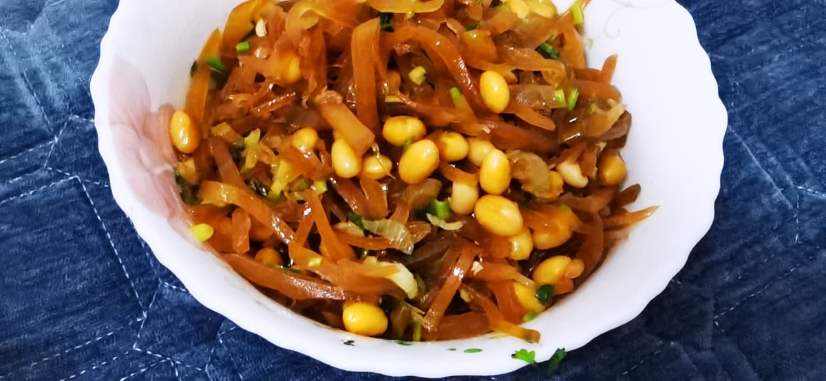 黄豆炒水疙瘩丝老北京美食小吃