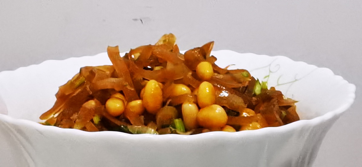 黄豆炒水疙瘩丝老北京美食小吃