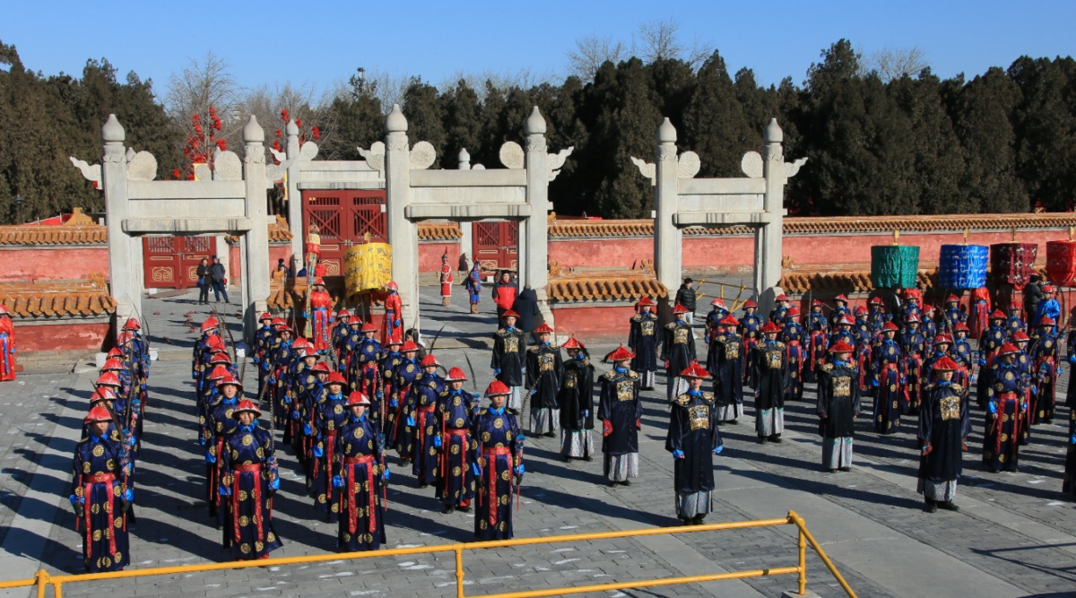 记忆昔日地坛公园祭祀活动～～～南陌春风早,东邻曙色斜.