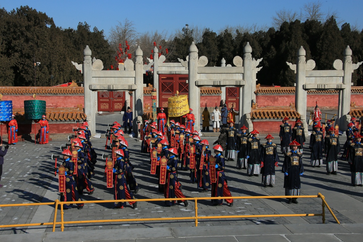 记忆昔日地坛公园祭祀活动～～～南陌春风早,东邻曙色斜.