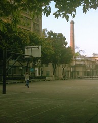 珠江医院操场.jpg