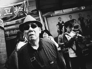 《窥 in street》≠200