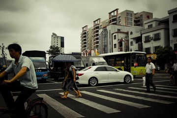 遇到霸气的拦路挡车