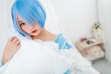 394211