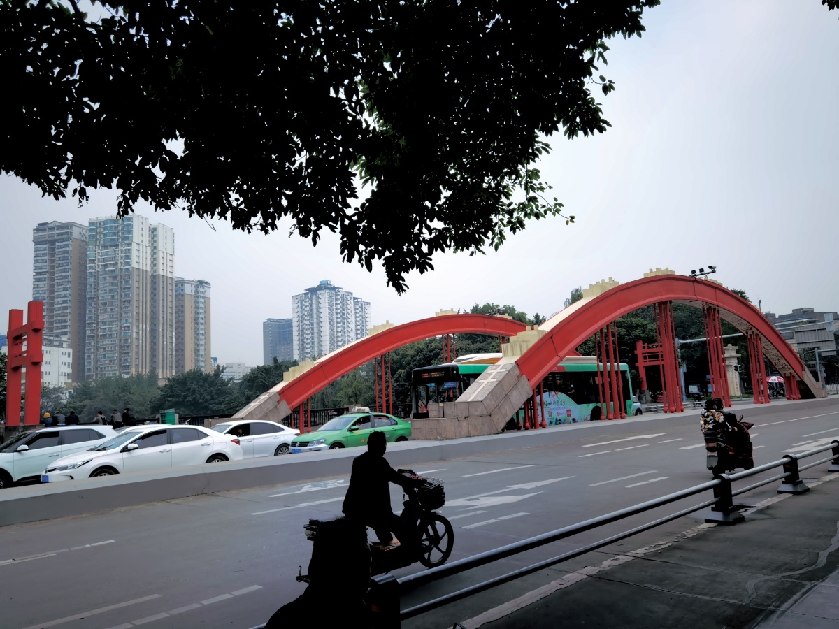 成都彩虹桥桥头