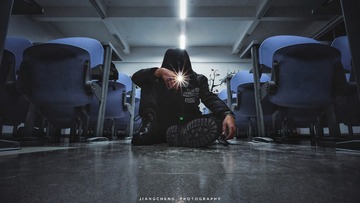 43763