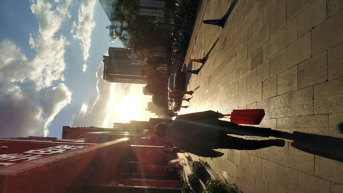 好喜欢你的背影,让人如此想念.