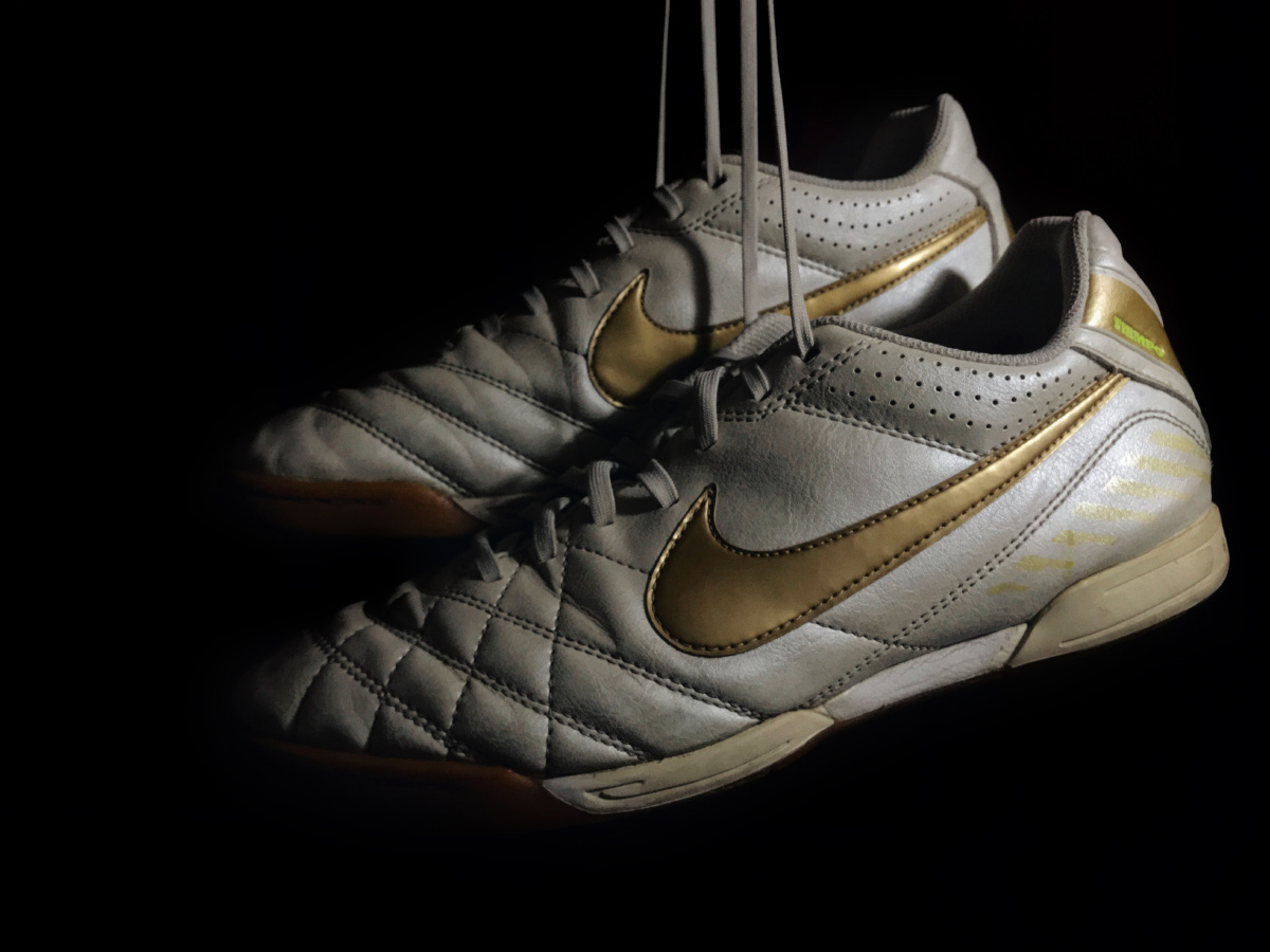 耐克传奇香槟金色经典舒适