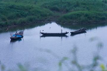 江边小船