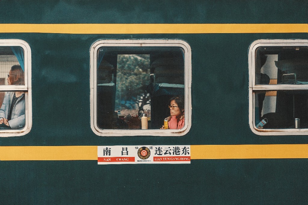 或许，家是最温馨的港湾，但远方，才是我们搏击的战场！