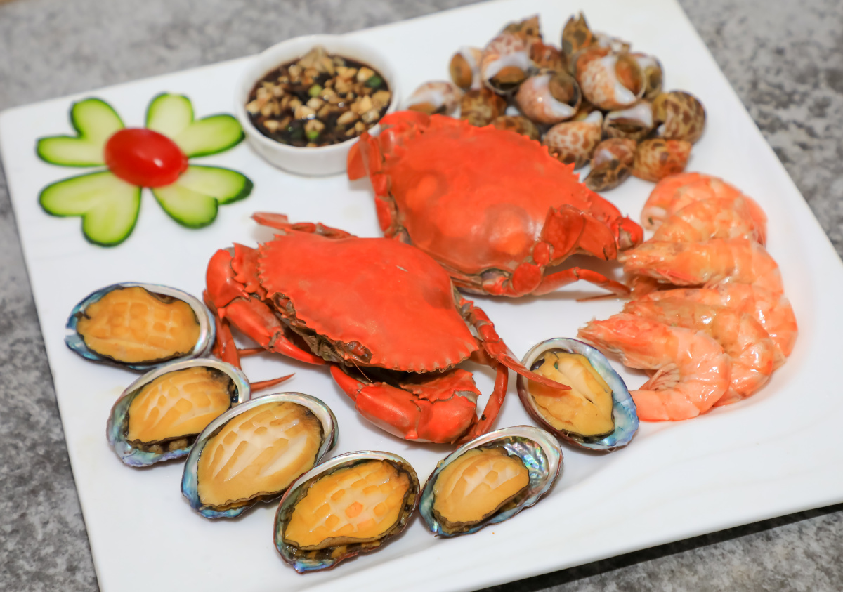 《清蒸海鲜大餐》 螃蟹 美食 - 潘兰齐 - 图虫