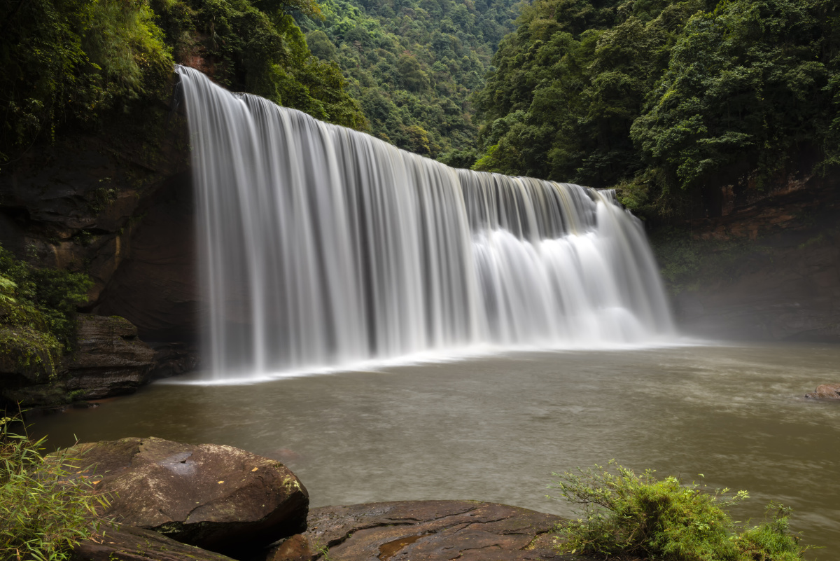 赤水中洞瀑布美人梳瀑布