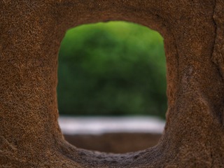 284020